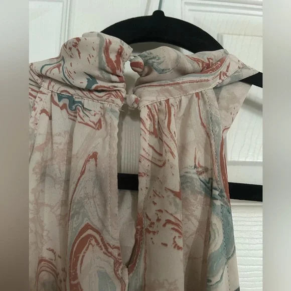 Torrid Marble Print Halter Top size 2 - Picture 3 of 6